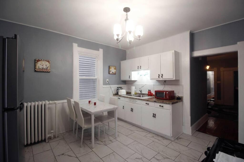 Renovated Brady St. Classic Милуоки Экстерьер фото