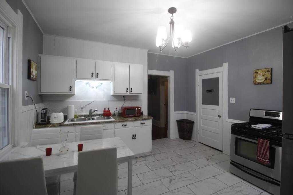 Renovated Brady St. Classic Милуоки Экстерьер фото